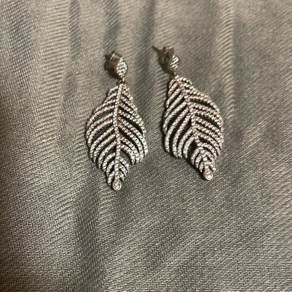 Crystal Leaf Earings - Picture 2 of 2